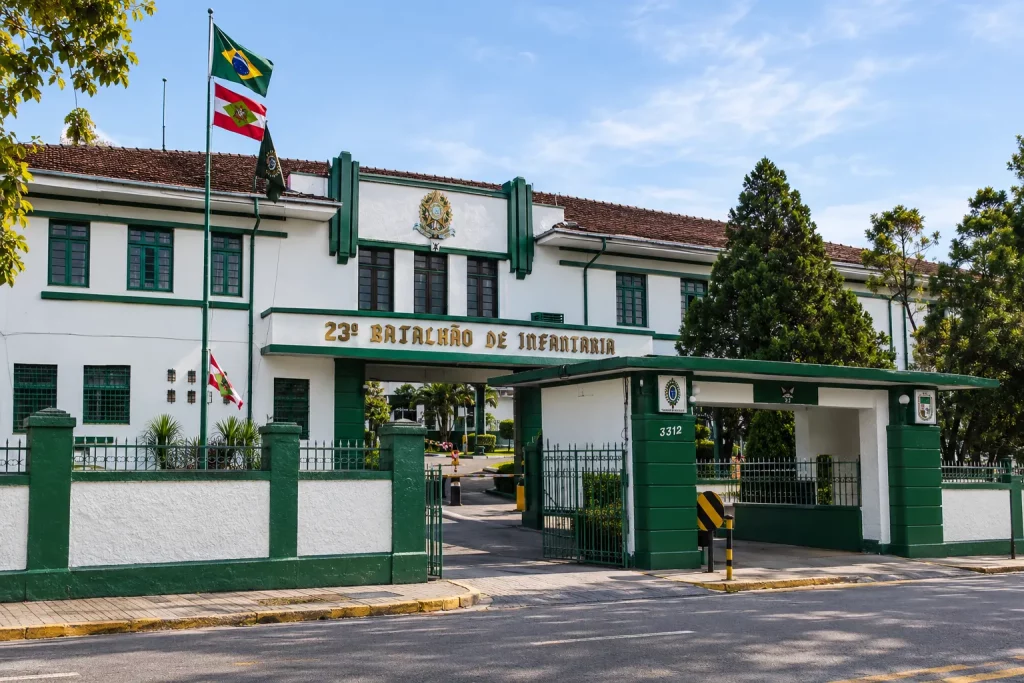 Fachada do 23 Batalhão de Infantaria, na rua Amazonas, bairro Garcia em Blumenau